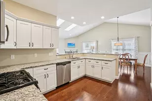 117 Rogerson Crossing, Uxbridge, MA 01569 - Photo 3