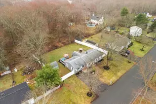 27 Hogg Memorial Dr, Whitman, MA 02382 - Photo 3