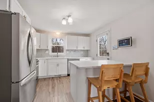 23 Hazel St, Haverhill, MA 01832 - Photo 3