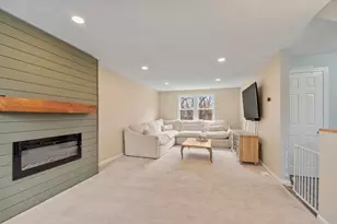 23 Hazel St, Haverhill, MA 01832 - Photo 5