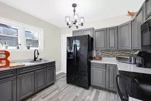 95 Clark St, Chicopee, MA 01013 - Photo 11