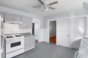 8 Linwood St, Holbrook, MA 02343 - Photo 29