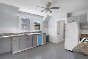 8 Linwood St, Holbrook, MA 02343 - Photo 3