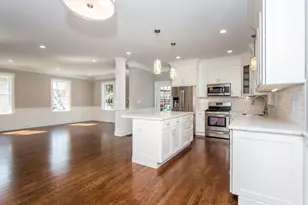 33 Eddy St, Waltham, MA 02453 - Photo 3