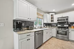 160 Apple Tree Ln, New Bedford, MA 02740 - Photo 7