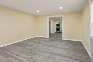 207 Hamilton St, Southbridge, MA 01550 - Photo 17