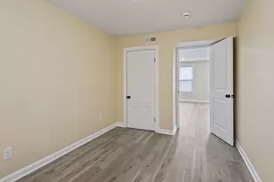 207 Hamilton St, Southbridge, MA 01550 - Photo 33