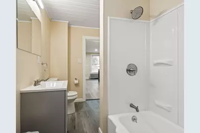 207 Hamilton St, Southbridge, MA 01550 - Photo 13