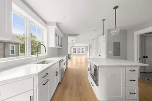 22 Carver Rd E, Watertown, MA 02472 - Photo 9