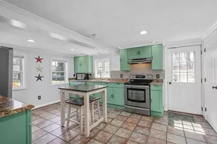 28 Deanville Rd, Attleboro, MA 02703 - Photo 3