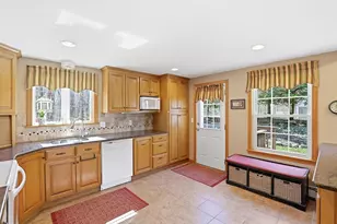 254 Handy St, Attleboro, MA 02702 - Photo 11