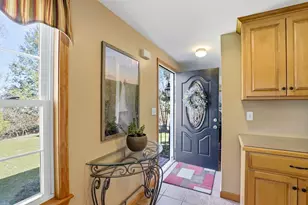 254 Handy St, Attleboro, MA 02702 - Photo 5