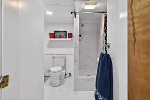 77 Sterling St, Lynn, MA 01905 - Photo 15