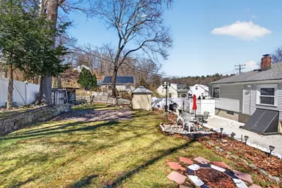 77 Sterling St, Lynn, MA 01905 - Photo 17