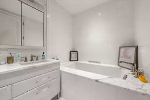 22 Liberty Dr, Boston, MA 02210 - Photo 13