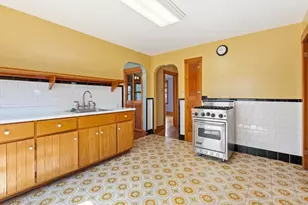 98 Clare Ave, Boston, MA 02136 - Photo 9