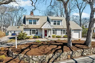 70 Lakeview Ave, Falmouth, MA 02540 - Photo 1