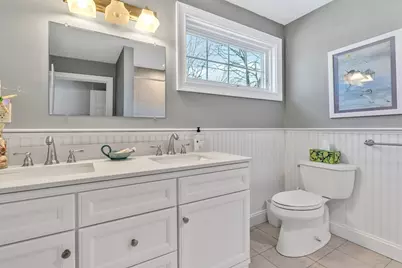 70 Lakeview Ave, Falmouth, MA 02540 - Photo 37