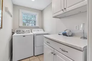 70 Lakeview Ave, Falmouth, MA 02540 - Photo 23