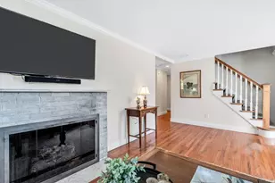 70 Lakeview Ave, Falmouth, MA 02540 - Photo 13