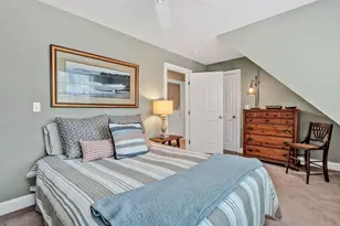 70 Lakeview Ave, Falmouth, MA 02540 - Photo 33