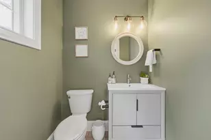 15 Howard St, Newburyport, MA 01950 - Photo 19