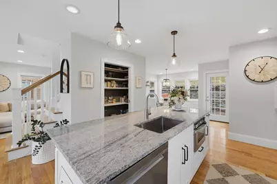 15 Howard St, Newburyport, MA 01950 - Photo 9