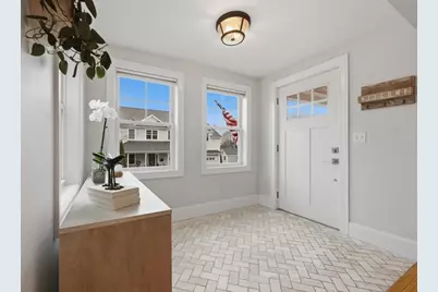 15 Howard St, Newburyport, MA 01950 - Photo 3