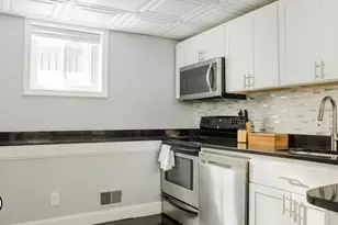 7 Story St, Cambridge, MA 02138 - Photo 3
