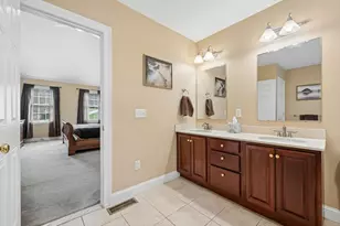 320 Lincoln Cir, Northbridge, MA 01534 - Photo 27