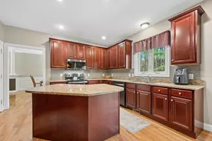 320 Lincoln Cir, Northbridge, MA 01534 - Photo 13