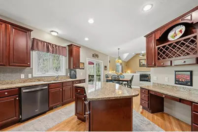 320 Lincoln Circle, Northbridge, MA 01534 - Photo 9