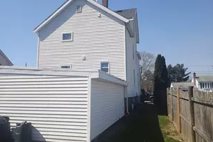 15 Crapo St, Taunton, MA 02780 - Photo 3