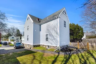 13 Hampshire St, Danvers, MA 01923 - Photo 11