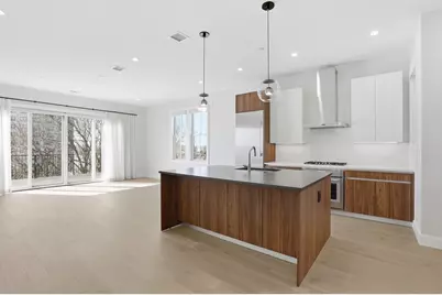 407 E 7th St #2, Boston, MA 02127 - Photo 21