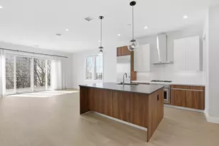 407 E 7th St, Boston, MA 02127 - Photo 21