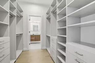 407 E 7th St, Boston, MA 02127 - Photo 9