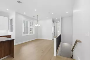 407 E 7th St, Boston, MA 02127 - Photo 33