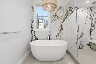 407 E 7th St, Boston, MA 02127 - Photo 11