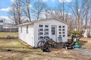 21 Burnap St, Fitchburg, MA 01420 - Photo 33