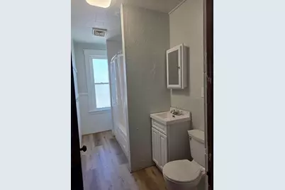 2 Hillside St, 3rd Fl #-, Worcester, MA 01610 - Photo 9