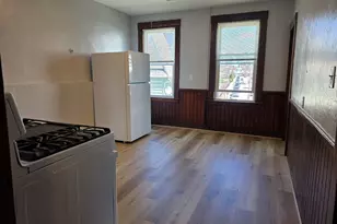 2 Hillside St 3rd Fl, Worcester, MA 01610 - Photo 7