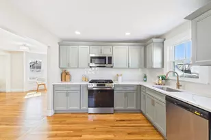 84 Middle St, Fairhaven, MA 02719 - Photo 7