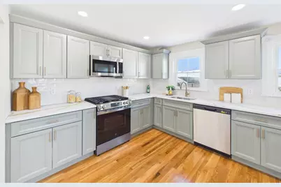 84 Middle Street, Fairhaven, MA 02719 - Photo 3