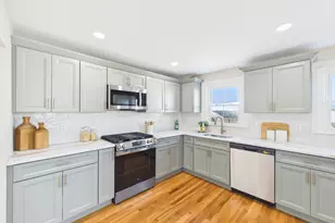 84 Middle St, Fairhaven, MA 02719 - Photo 3