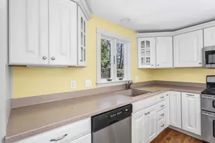 4 Independence Ln, Millis, MA 02054 - Photo 9