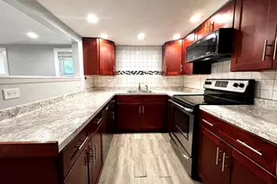 572 Main St, Watertown, MA 02472 - Photo 3