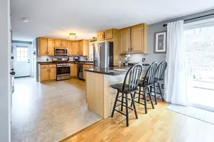 18 Cherrywood Cir, Plymouth, MA 02360 - Photo 5