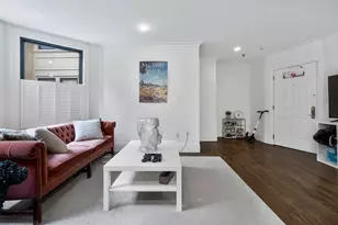 390 Commonwealth Ave, Boston, MA 02215 - Photo 3