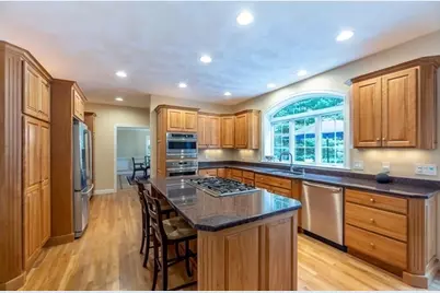 33 Nutmeg Ln, North Andover, MA 01845 - Photo 3